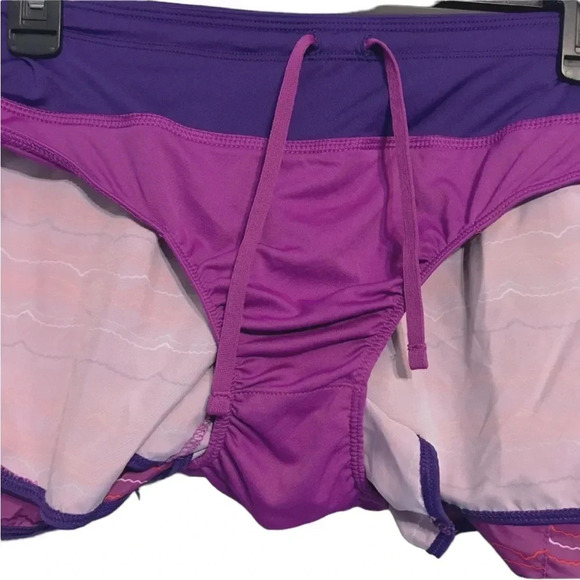 Nike Running Shorts with Built in Panty Size Large - Picture 7 of 9